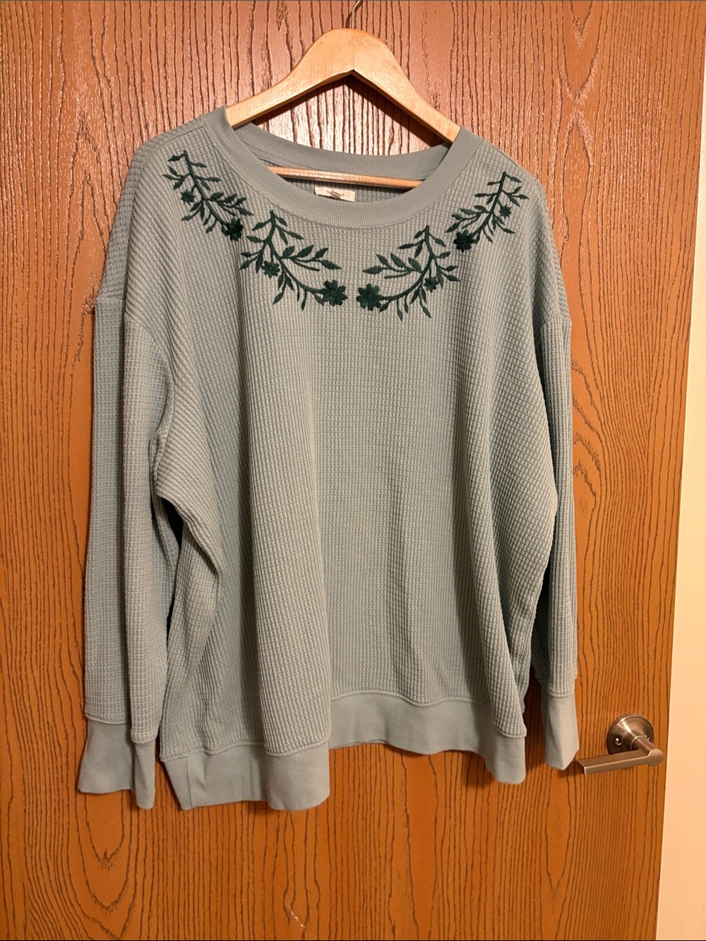 Green embroidered waffle shirt